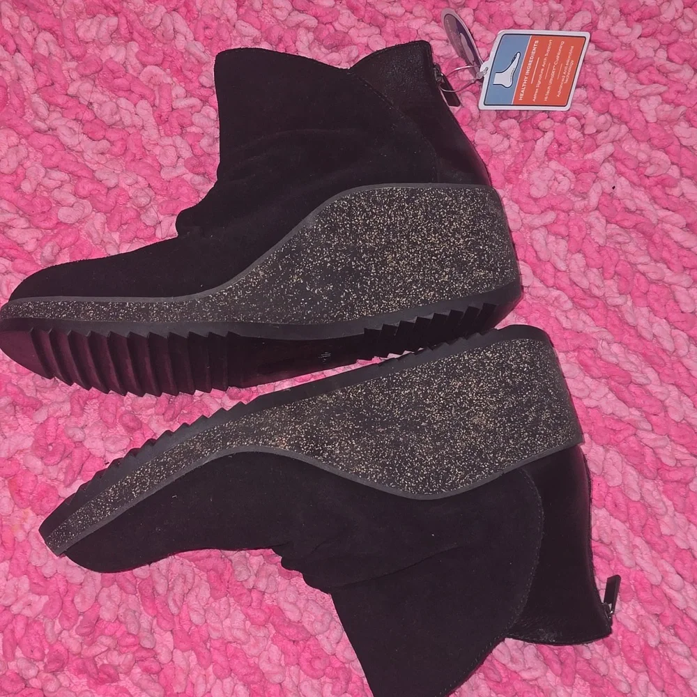 aetrex Kara‎ Black Wedge Ankle Boots